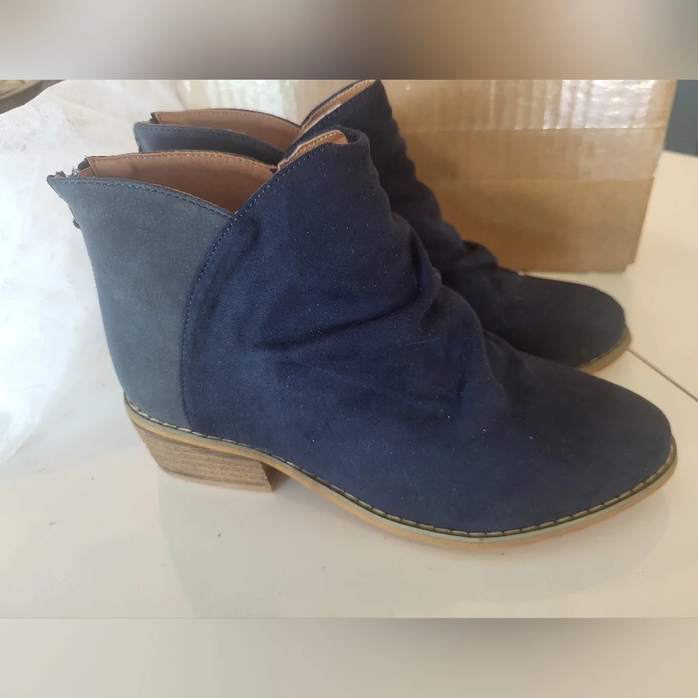 Corkys Slouch Booties SZ 7 Two Tone Navy Blue
